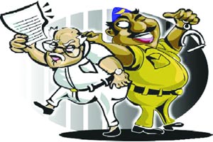 नोकरीच्या आमिषाने विद्यार्थ्यांची लाखो रुपयांची फसवणूक नोकरीच्या आमिषाने विद्यार्थ्यांची लाखो रुपयांची फसवणूक