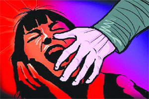 मुलीवर बलात्कार; ट्रकचालकाला शिक्षा मुलीवर बलात्कार; ट्रकचालकाला शिक्षा