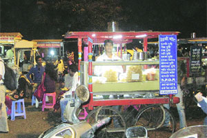 खाऊचा कट्टा : खाऊची चौपाटी खाऊचा कट्टा : खाऊची चौपाटी