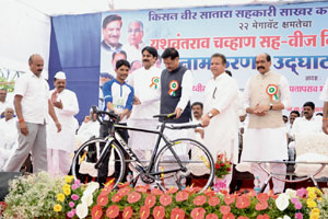 वाईचा प्रसाद एरंडे निघाला जागतिक सायकल स्पर्धेसाठी