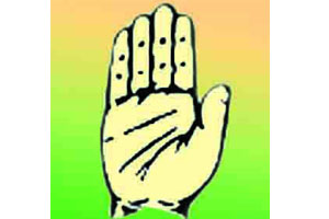 देवतळे-वडेट्टीवार व पुगलिया गटांचे पक्षनिरीक्षकांसमोर शक्तिप्रदर्शन