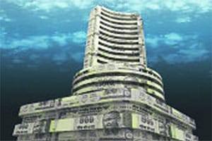 नळी फुंकिली सोनारे, इकडून तिकडे गेले वारे!