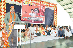 हसन मुश्रीफ उद्योजकांकडून खंडणी वसूल करतात – मंडलिक हसन मुश्रीफ उद्योजकांकडून खंडणी वसूल करतात – मंडलिक