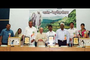 विवाह सोहळ्यातील उधळपट्टी पाहून चीड येते – यशवंतराव गडाख