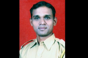 जवान मनोहर साळुंखे यांचे अपघाती निधन जवान मनोहर साळुंखे यांचे अपघाती निधन