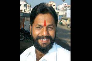 – अजितदादा, हर्षवर्धन यांच्यावर कारवाईची मागणी – अजितदादा, हर्षवर्धन यांच्यावर कारवाईची मागणी