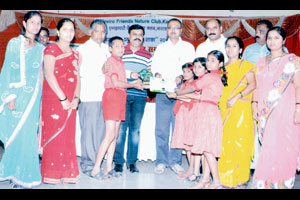 पर्यावरण मित्र शाळांचा कराडमध्ये सन्मान पर्यावरण मित्र शाळांचा कराडमध्ये सन्मान