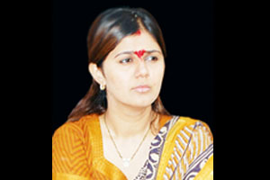 पवार-मुंडे यांच्या लेकी स्टार प्रचारक! पवार-मुंडे यांच्या लेकी स्टार प्रचारक!