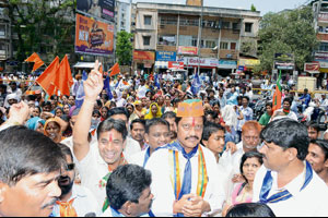 वडगावशेरी मतदारसंघात शिरोळे यांचा पदयात्रांद्वारे संपर्क वडगावशेरी मतदारसंघात शिरोळे यांचा पदयात्रांद्वारे संपर्क