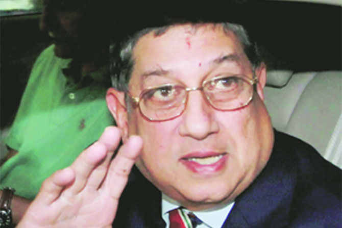 श्रीनिवासन यांनी पायउतार व्हावे, अन्यथा आदेश द्यावे लागतील : सर्वोच्च न्यायालयाचा इशारा