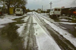 मराठवाडय़ात गारपीट, औरंगाबादेतही पाऊस मराठवाडय़ात गारपीट, औरंगाबादेतही पाऊस