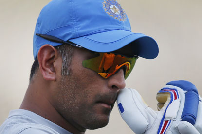 प्राप्तिकर खात्याकडून महेंद्रसिंग धोनीच्या आर्थिक व्यवहारांच्या चौकशीची शक्यता प्राप्तिकर खात्याकडून महेंद्रसिंग धोनीच्या आर्थिक व्यवहारांच्या चौकशीची शक्यता