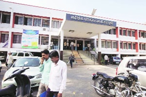 आरटीओ ते टपाल कार्यालय.. परवान्यासाठी नागरिकांनाच हेलपाटे!