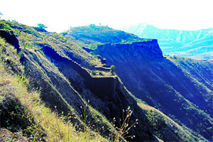 सिंहगडाच्या पालकत्वासाठी सह्य़ाद्री प्रतिष्ठानचे प्रयत्न सिंहगडाच्या पालकत्वासाठी सह्य़ाद्री प्रतिष्ठानचे प्रयत्न
