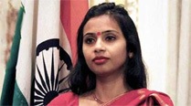 देवयानी खोब्रागडे यांच्याविरोधात पुन्हा अमेरिकेत अटक वॉरंट जारी देवयानी खोब्रागडे यांच्याविरोधात पुन्हा अमेरिकेत अटक वॉरंट जारी