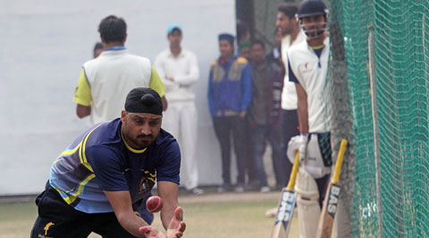 क्रिकेटमध्ये कुणाशीही व्ययक्तीक स्पर्धा ठेवणे अयोग्य- हरभजन क्रिकेटमध्ये कुणाशीही व्ययक्तीक स्पर्धा ठेवणे अयोग्य- हरभजन