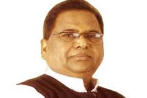 भाजपच्या माजी खासदाराला काँग्रेसची उमेदवारी भाजपच्या माजी खासदाराला काँग्रेसची उमेदवारी