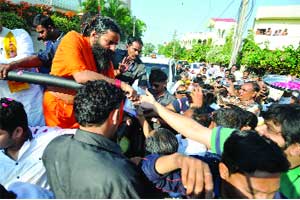 केजरीवाल हे काँग्रेसचे हस्तक केजरीवाल हे काँग्रेसचे हस्तक