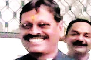 घोलप प्रकरणातून ‘नेहमीचा’च धडा घोलप प्रकरणातून ‘नेहमीचा’च धडा