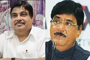 गडकरी-मुंडे गटात रस्सीखेच