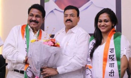 मोहन रावले अखेर राष्ट्रवादीच्या कळपात मोहन रावले अखेर राष्ट्रवादीच्या कळपात