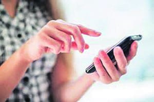 मुंबईतील प्रवासी महिलांना पोलिसांचे एसएमएस ‘संरक्षण’