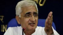 देवयानी खोब्रागडे प्रकरण आमच्यासाठी उद्वेगजन्यच – सलमान खुर्शीद देवयानी खोब्रागडे प्रकरण आमच्यासाठी उद्वेगजन्यच – सलमान खुर्शीद