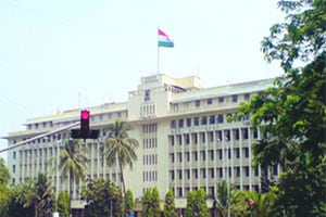 मंत्रालयात मार्चअखेरची लगबग