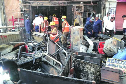 ठाण्यात हॉटेलला आग, कोणासही इजा नाही