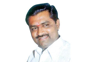 बीडमध्ये गोपीनाथ मुंडेंविरोधात राष्ट्रवादीकडून सुरेश धस बीडमध्ये गोपीनाथ मुंडेंविरोधात राष्ट्रवादीकडून सुरेश धस