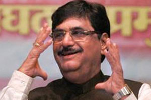 ‘राष्ट्रवादीच्याच फरारी गँगपासून सावध राहावे’ ‘राष्ट्रवादीच्याच फरारी गँगपासून सावध राहावे’