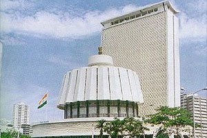 मराठा आरक्षणास सरकार राजी
