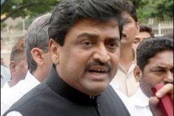 अशोक चव्हाण यांच्या पुनर्वसनाचा मार्ग मोकळा