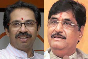 नाराज मुंडे यांची उध्दव ठाकरेंशी चर्चा