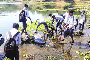 उल्हास नदीत स्वच्छता मोहीम उल्हास नदीत स्वच्छता मोहीम