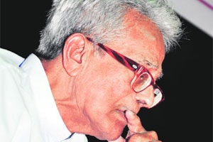 आदरांजली : ‘असंतोषा’चे घरा…