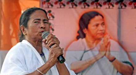 ‘सैतान’ मोदींमुळे देशाचे भविष्य अंधकारमय – ममता बॅनर्जींची कडवी टीका