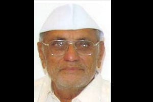 विखे कारखान्याचे माजी अध्यक्ष संपतराव कडू यांचे निधन विखे कारखान्याचे माजी अध्यक्ष संपतराव कडू यांचे निधन