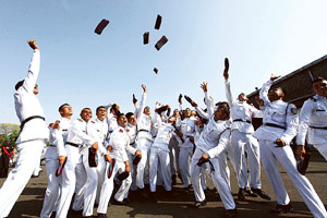 शानदार दीक्षांत संचलनाने जिंकली सर्वाची मने! शानदार दीक्षांत संचलनाने जिंकली सर्वाची मने!