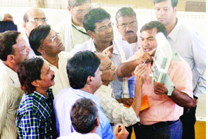 मतमोजणीसाठी यंत्रणा सज्ज मतमोजणीसाठी यंत्रणा सज्ज