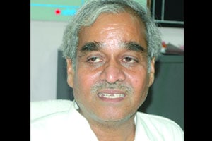 विजय पांढरे यांच्या कागदपत्रांची चौकशी करण्याची मागणी विजय पांढरे यांच्या कागदपत्रांची चौकशी करण्याची मागणी