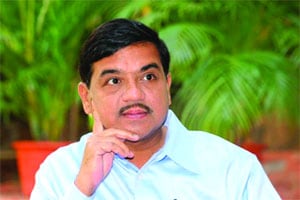 १५ कोटींचा कृत्रिम पाऊस?