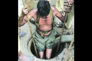 त्यांना कोणीच वाली नाही! त्यांना कोणीच वाली नाही!