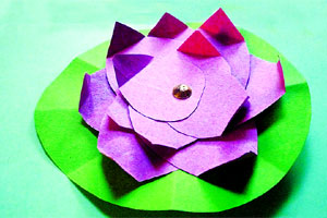आर्ट कॉर्नर : कागदी कमळ आर्ट कॉर्नर : कागदी कमळ