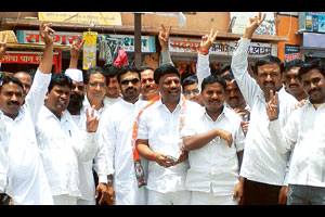 कर्जतकर पुन्हा भाजपच्याच पाठीशी! कर्जतकर पुन्हा भाजपच्याच पाठीशी!