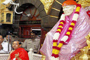 गुरुपौर्णिमा उत्सवाने शिर्डी दुमदुमली गुरुपौर्णिमा उत्सवाने शिर्डी दुमदुमली