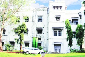 ‘हाफकिन’च्या संचालक नियुक्तीसाठी धावपळ
