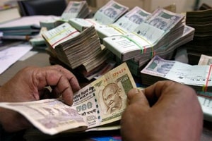 चालू खात्यावरील तूट लक्षणीय सावरली
