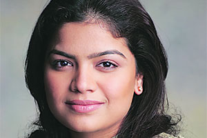 ‘मामांपेक्षा भाची सरस’