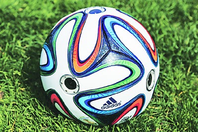 विश्वचषकाचा आनंद टेक्नोबॉलमधून विश्वचषकाचा आनंद टेक्नोबॉलमधून